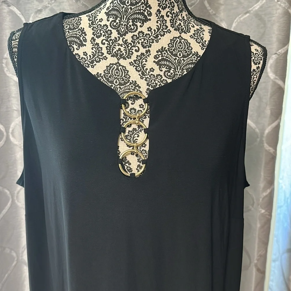 Elegant Black Sleeveless Dress midi 2X - Picture 2 of 3